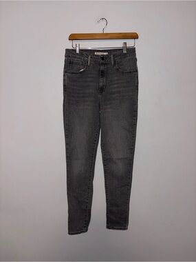 Levi’s • Gray Jeans